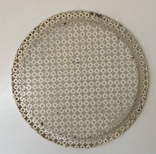 Plateau rond en tôle ajourée Mathieu Mategot 1960 ?