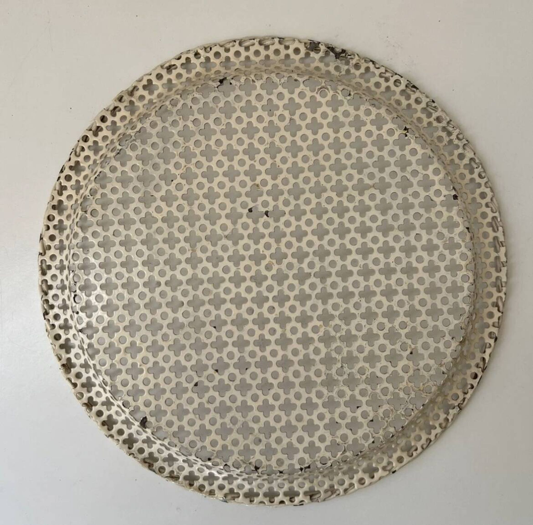 Round tray in openwork sheet metal Mathieu Mategot 1960?