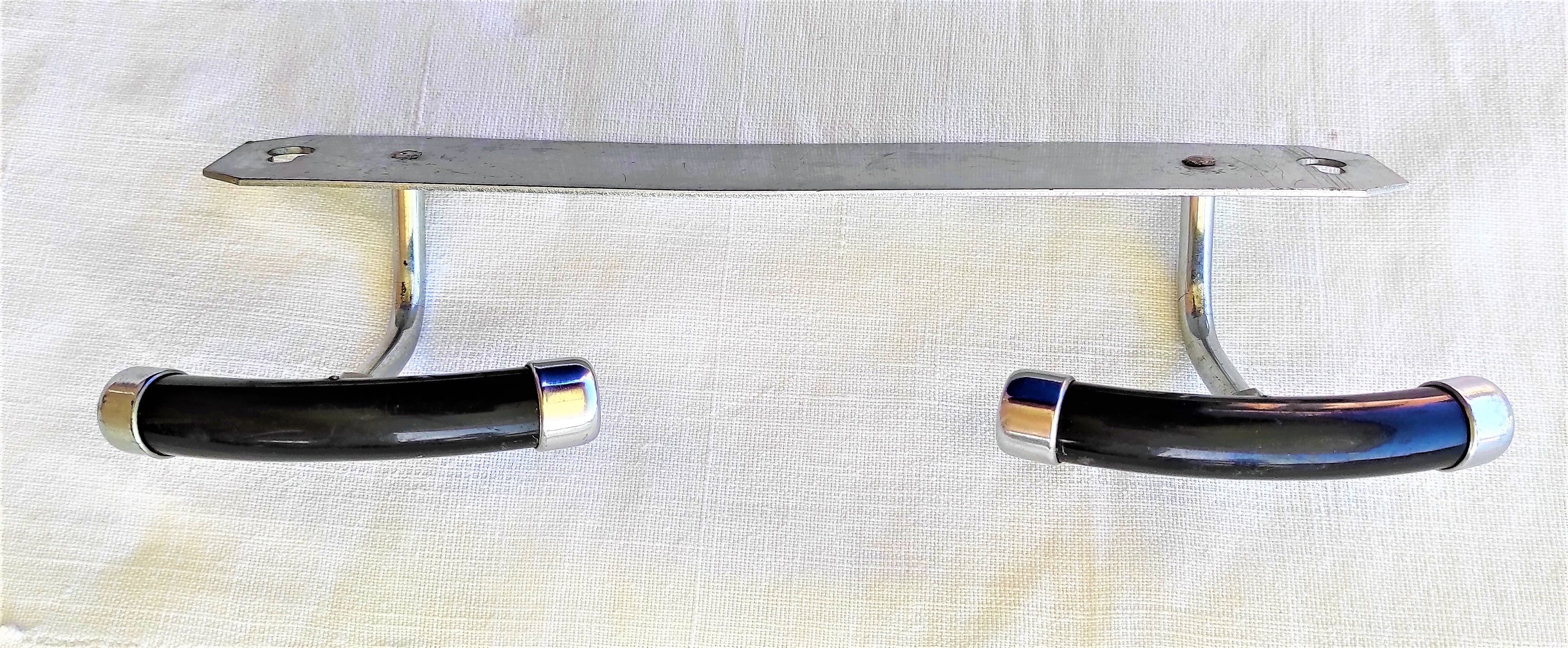 COAT RACK WITH 2 PATERES VINTAGE chrome and black