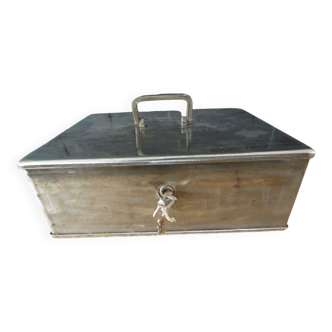 Reinforced metal box