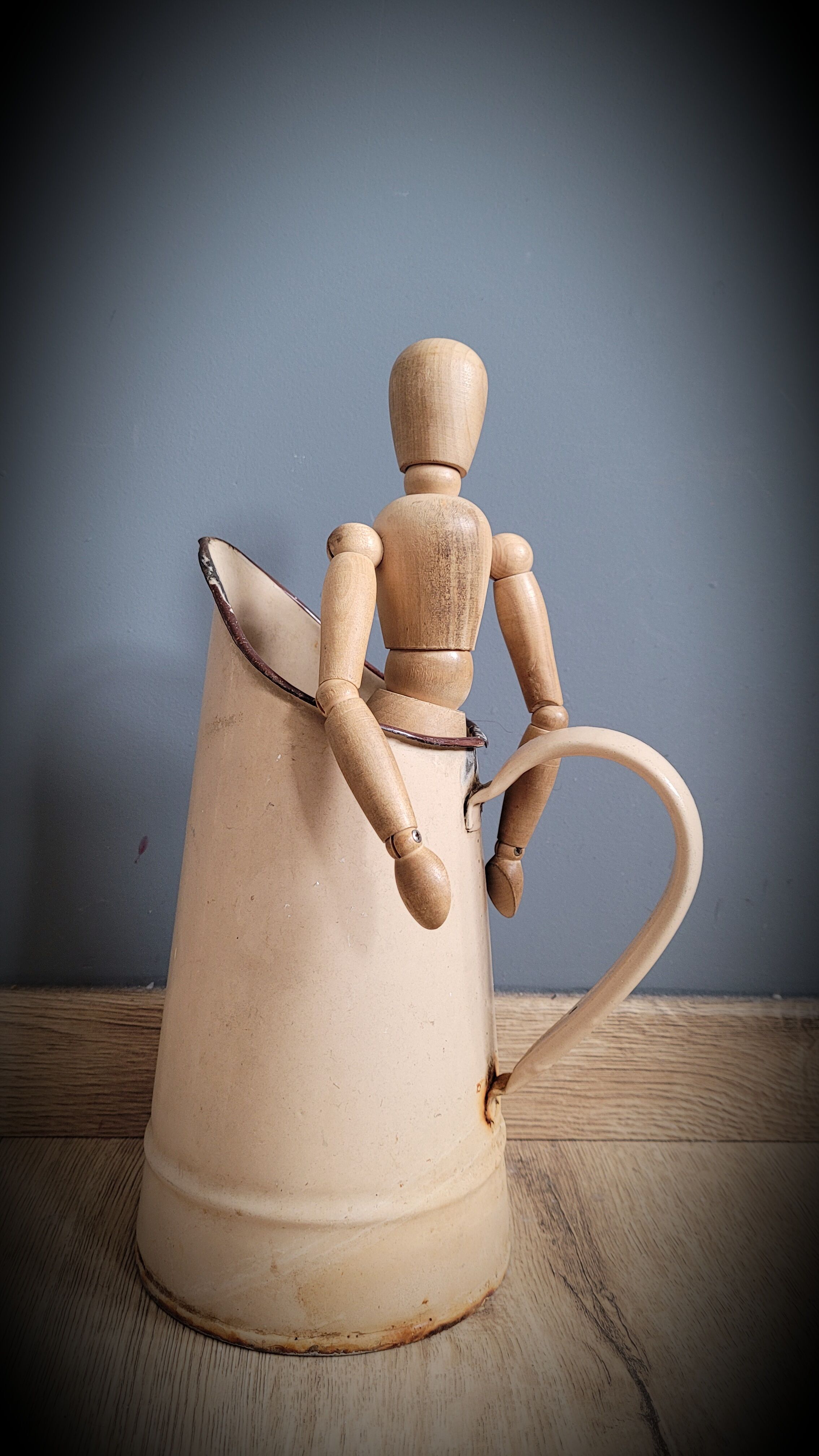 Broc enamelled beige