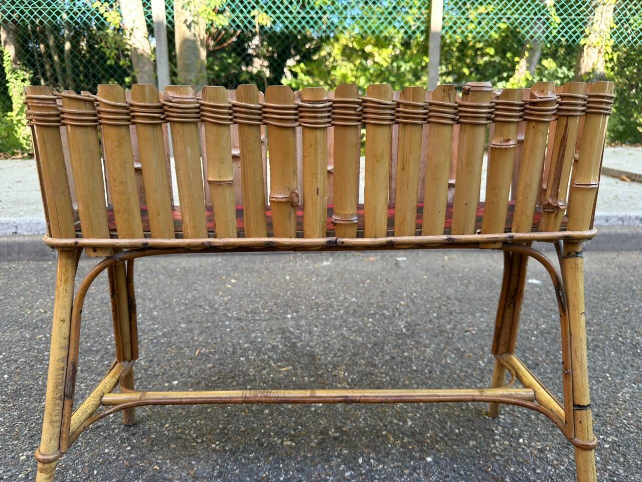 Vintage plant stand in rattan and bamboo, Bohemian 1970s.