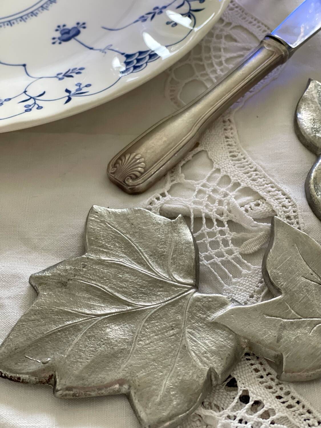 Dessous de plat en étain