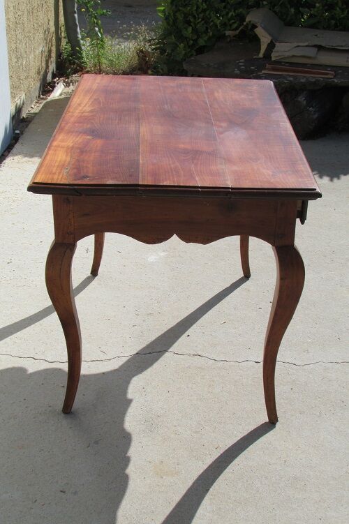 Writing table Louis XV , era Restoration, in cherry