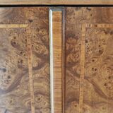 Armoire miniature en noyer Burr