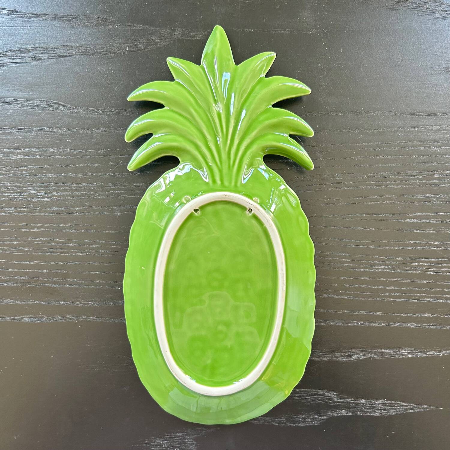 Green pineapple pocket emptier