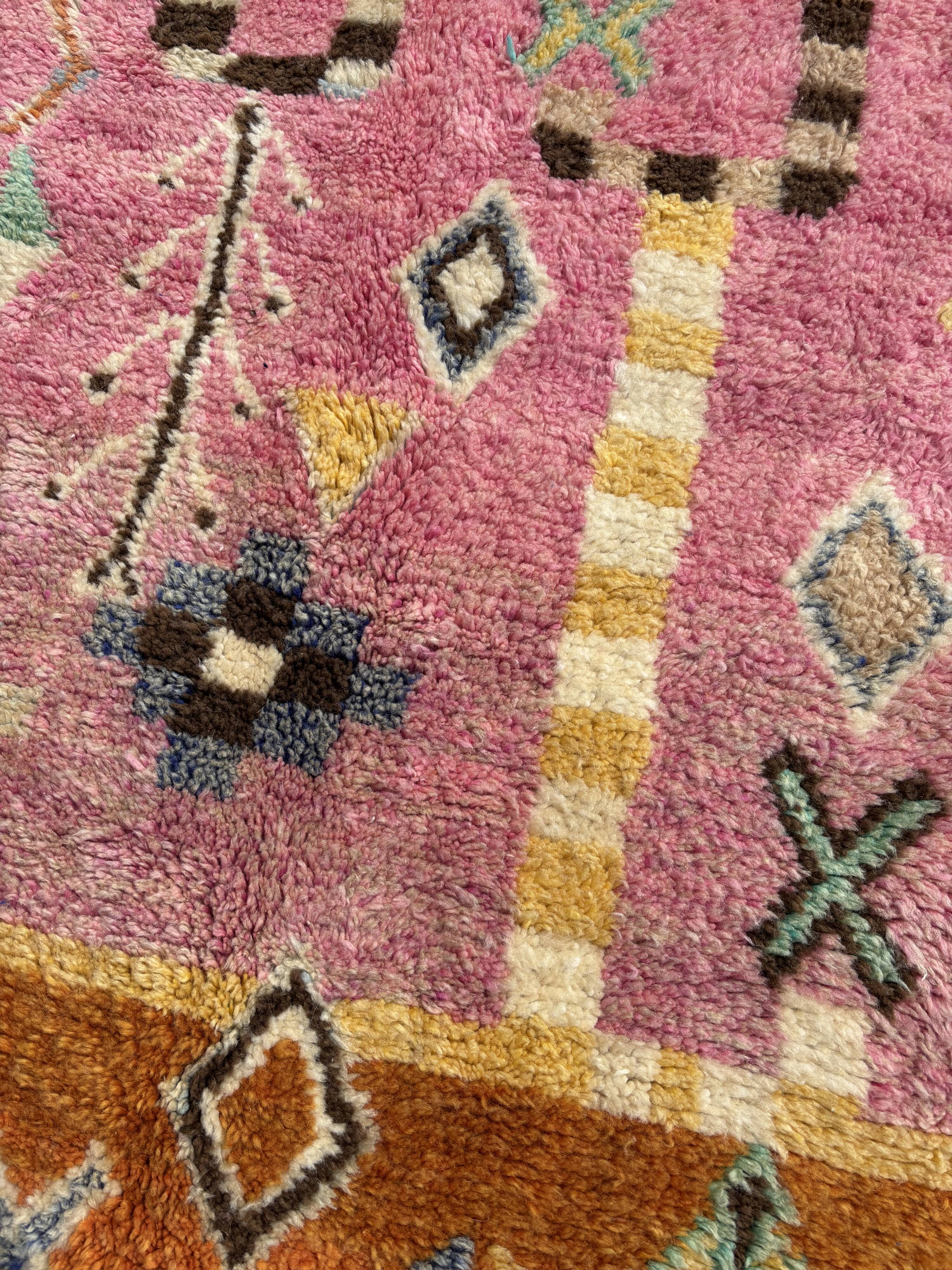 Moroccan shaggy wool rug
