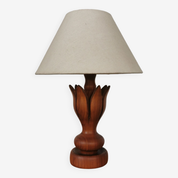 Wooden table lamp in the shape of a flower