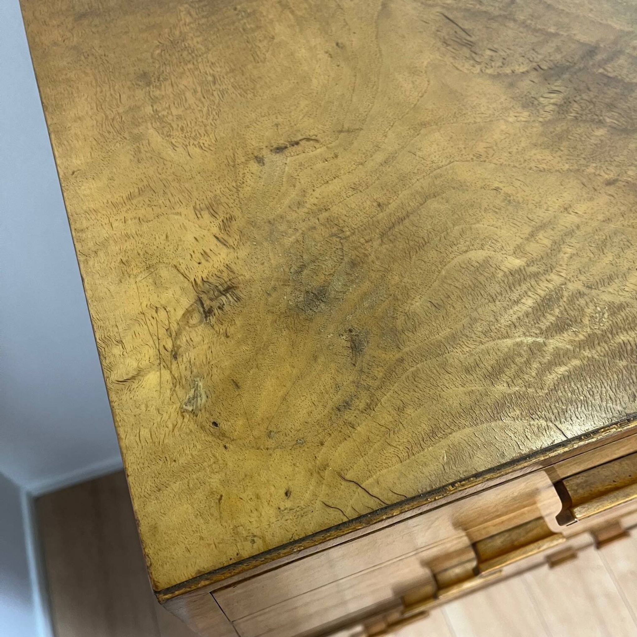 Tall chest of drawers, Art Deco weekly chest in flamed walnut, 1930-1940