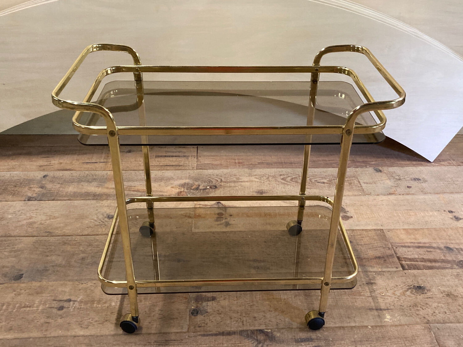 1970 rolling service in metal and glass