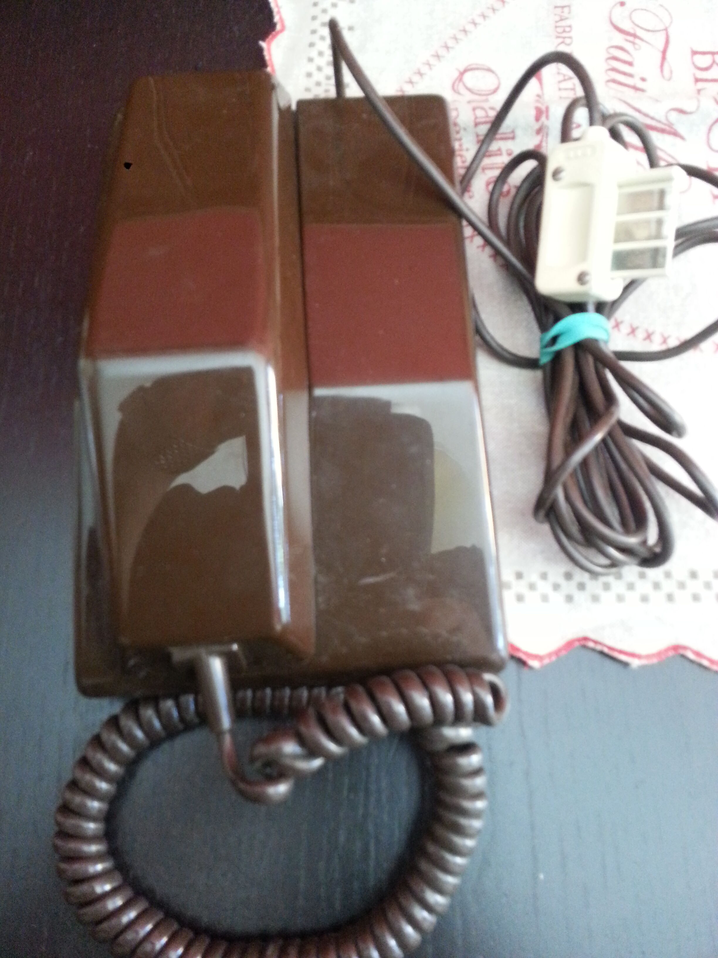 Vintage 80s dial phone