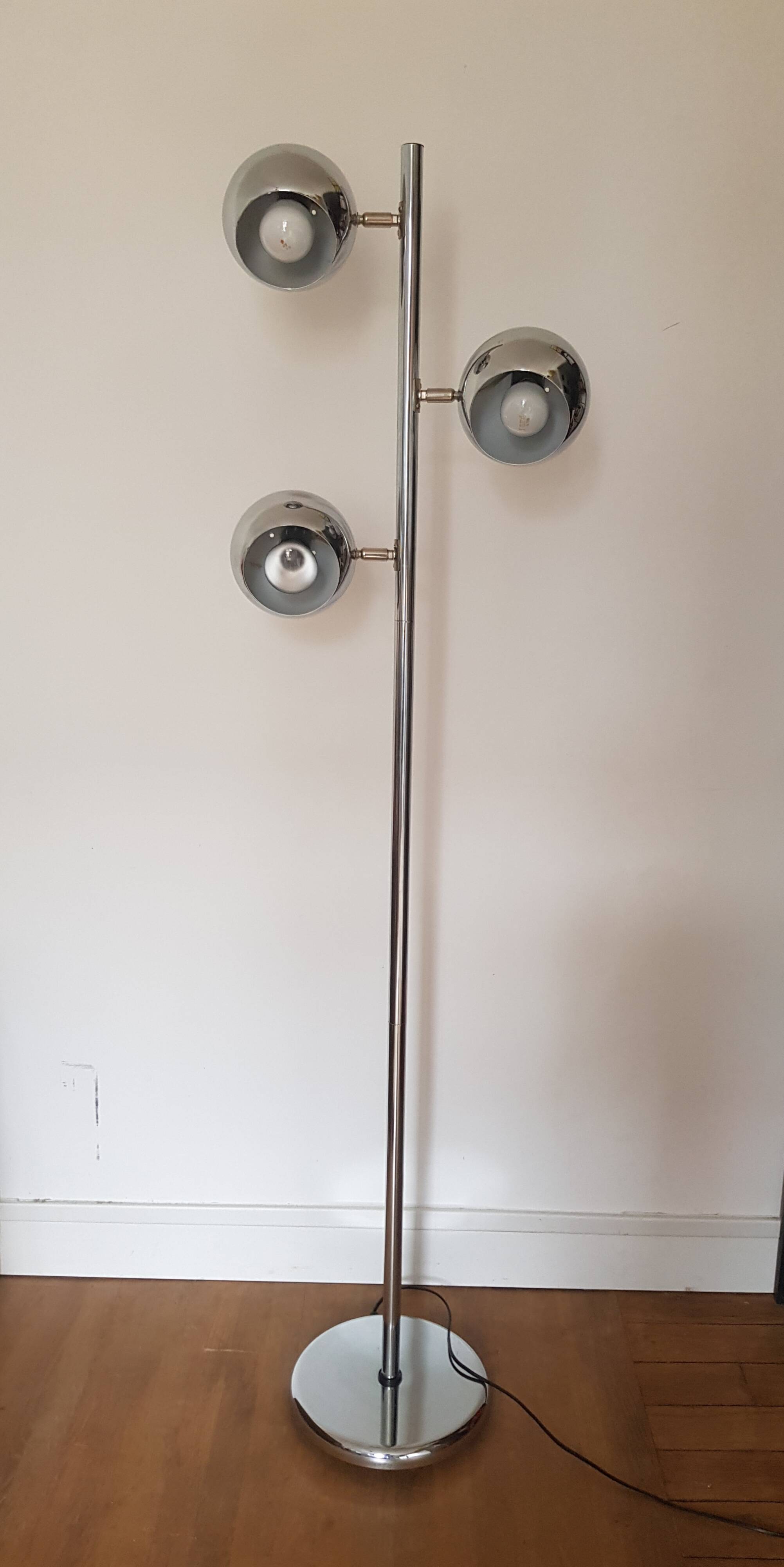 Vintage floor lamp with 3 globes