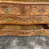 Parisian chest of drawers in walnut Louis XV period with secret drawer, 18th century.