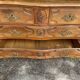 Commode Parisienne en noyer d'époque Louis XV à tiroir secret, 18 ème siècle.