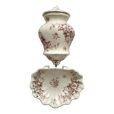 Antique wall fountain in ironstone, "Spring" Gien earthenware, late 19th century