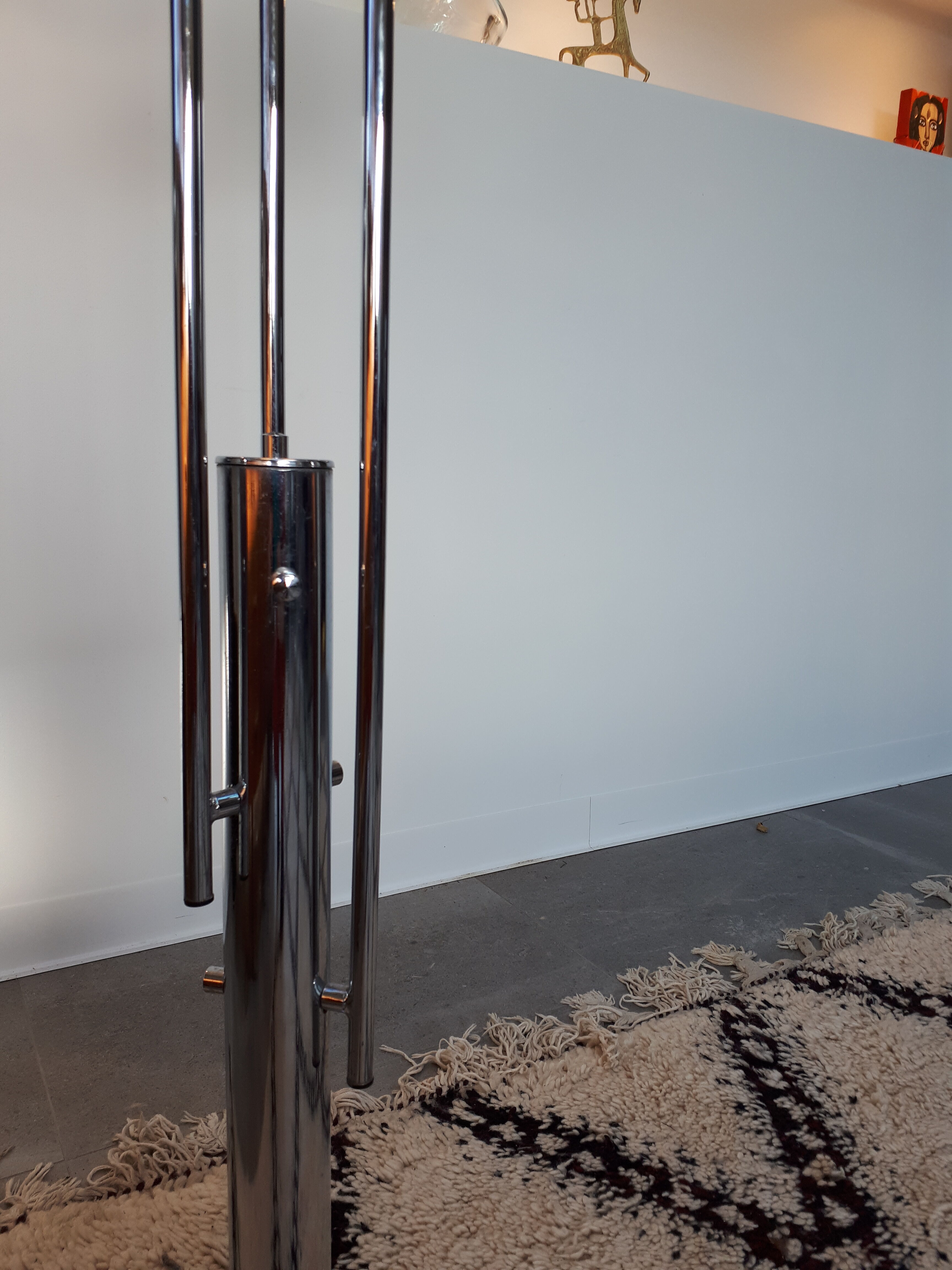 Italian lamppost 3 globes opalines 60s