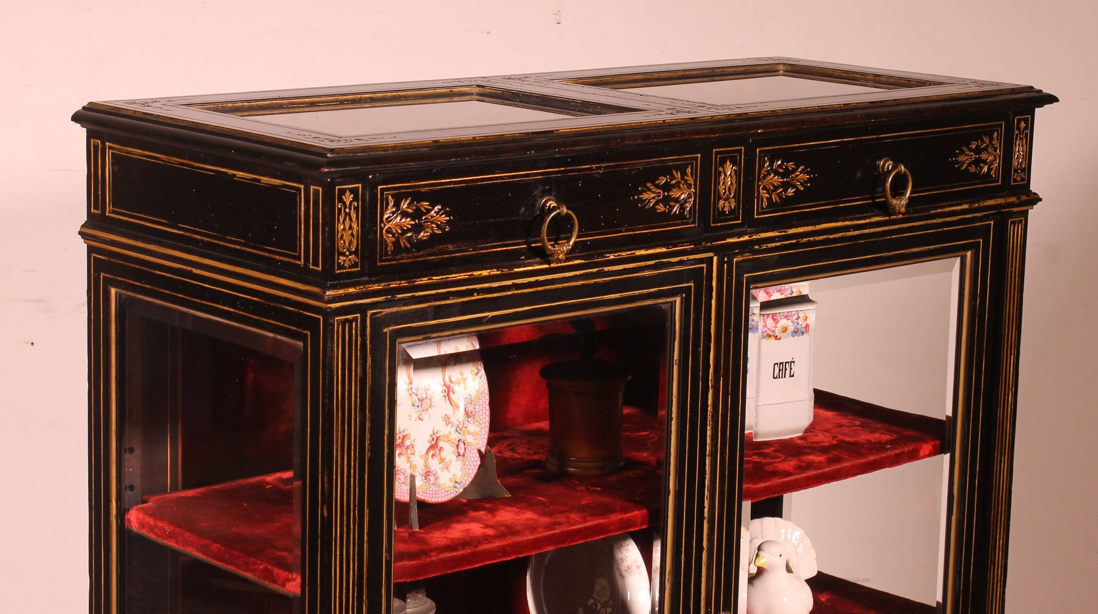 Napoleon III period collector's display cabinet