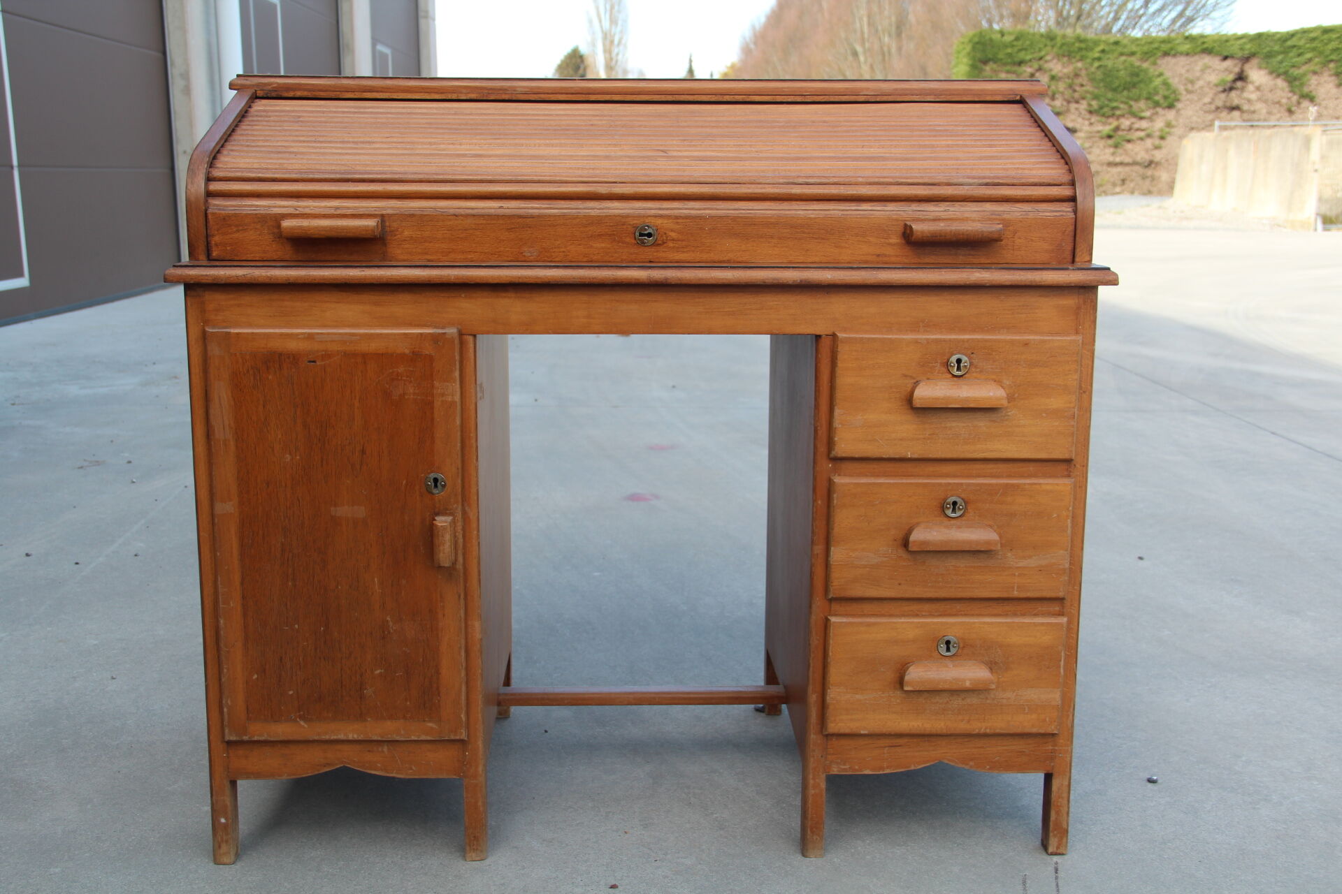 Small art-deco teacher's office