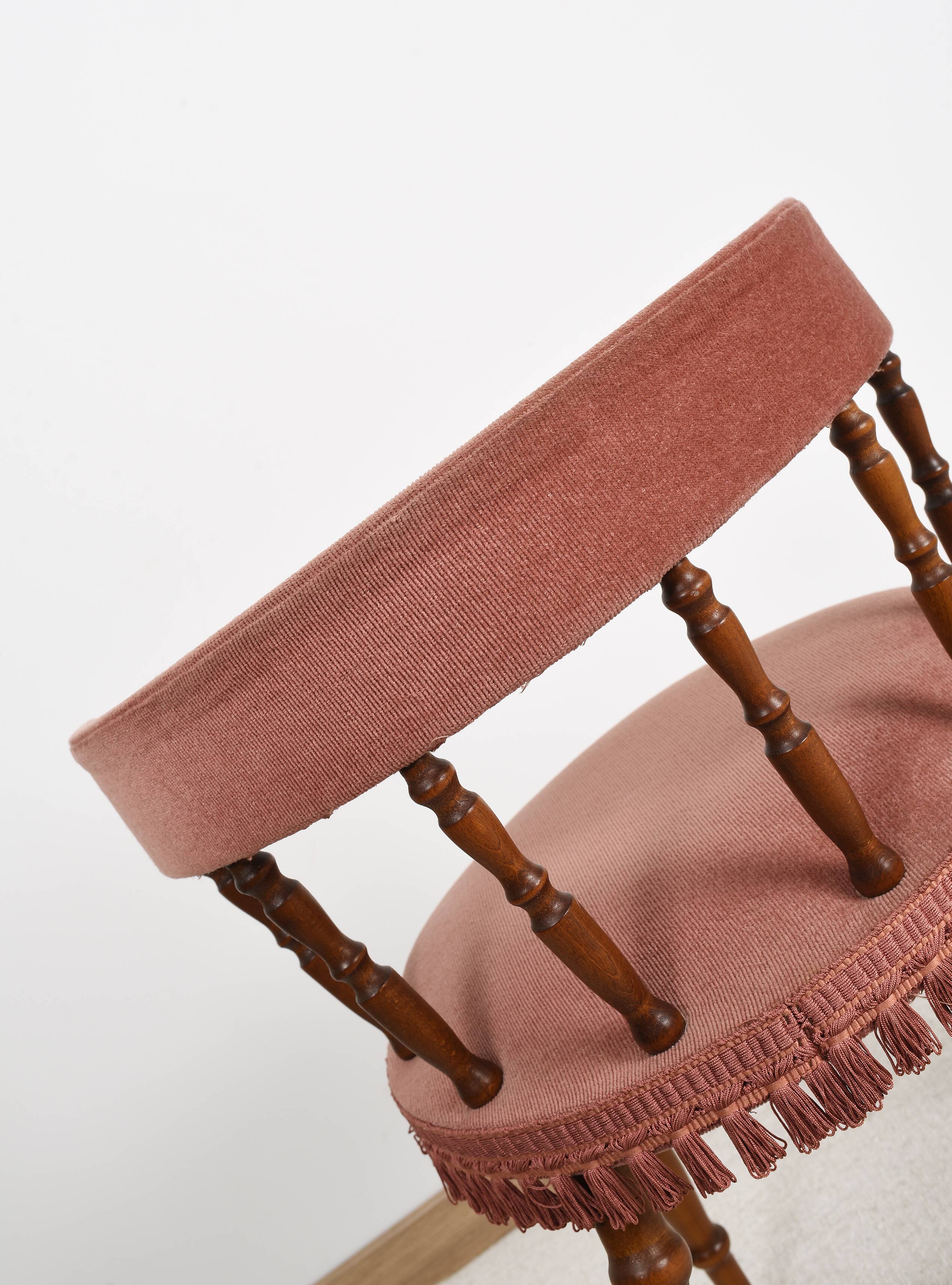 Old velvet armchair, toad style, from the 1950s