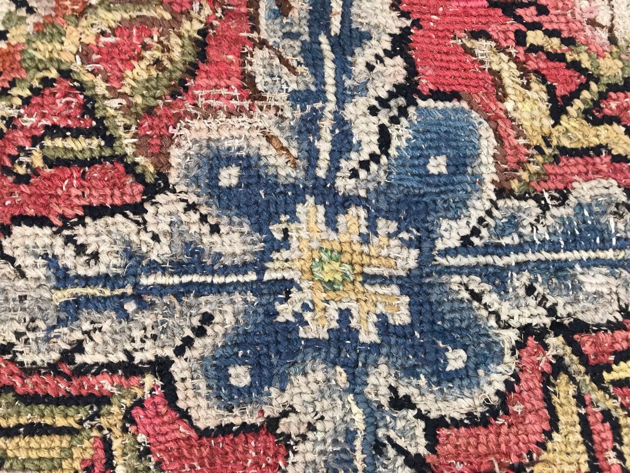 Ancient Portuguese dot rugiola 168x258 cm