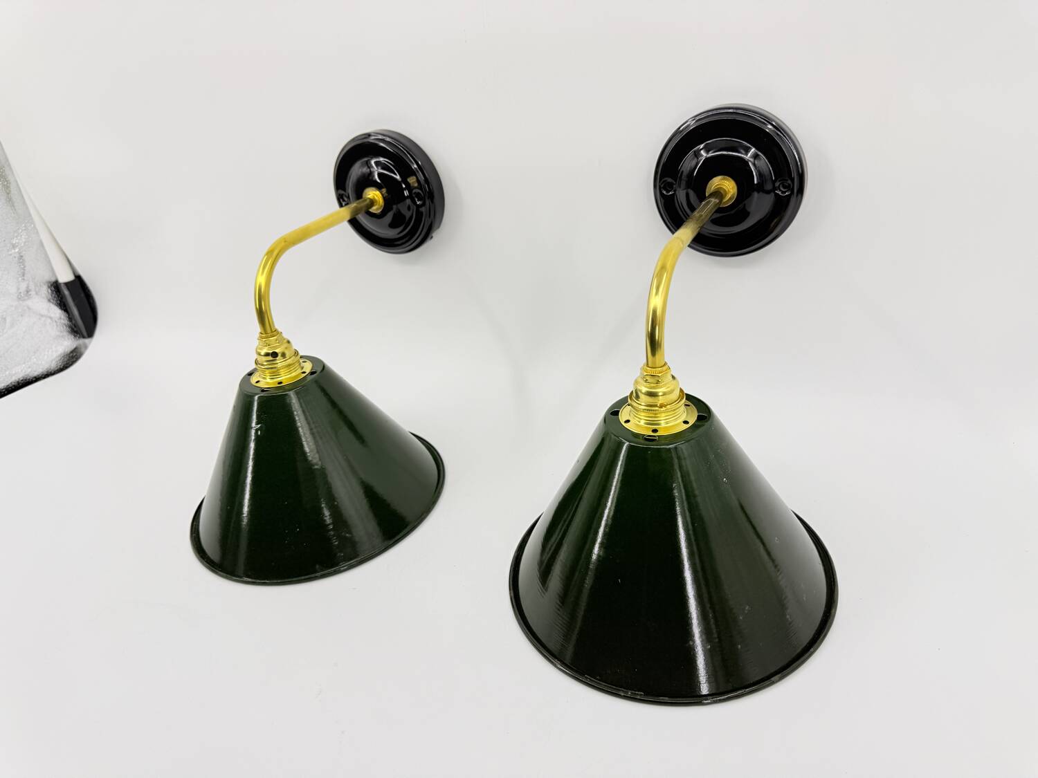 Enamelled sheet metal wall lights