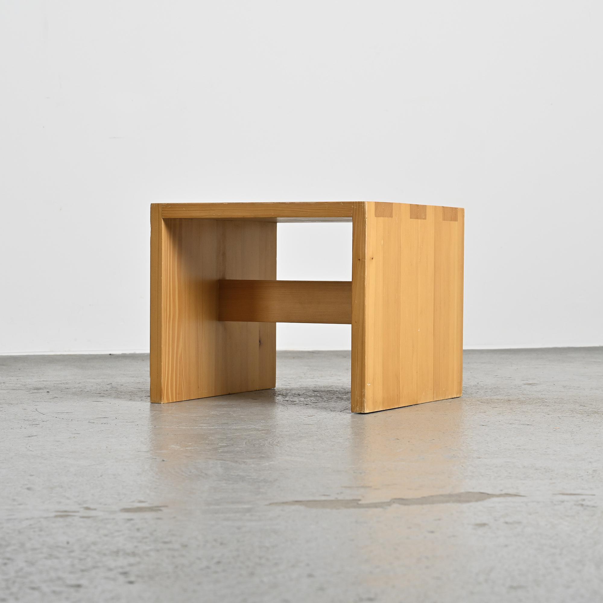 Occasional table in solid pine, Les Arcs, France, around 1970.