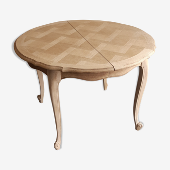 Wooden round table Louis XV style with extension