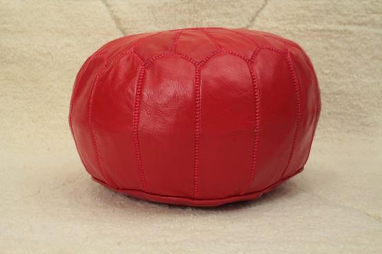 Moroccan pouf in red leather