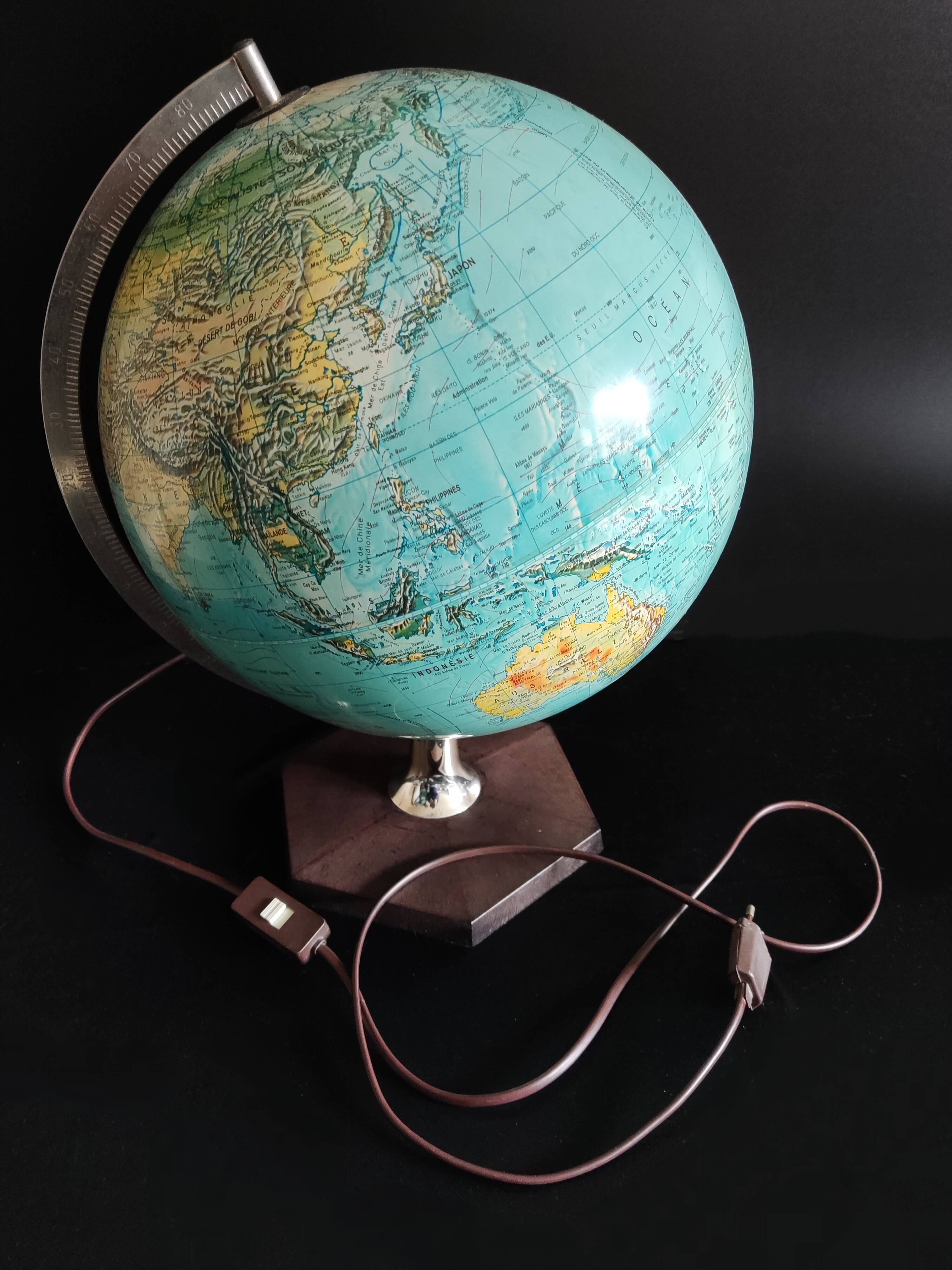 Globe terrestre vintage
