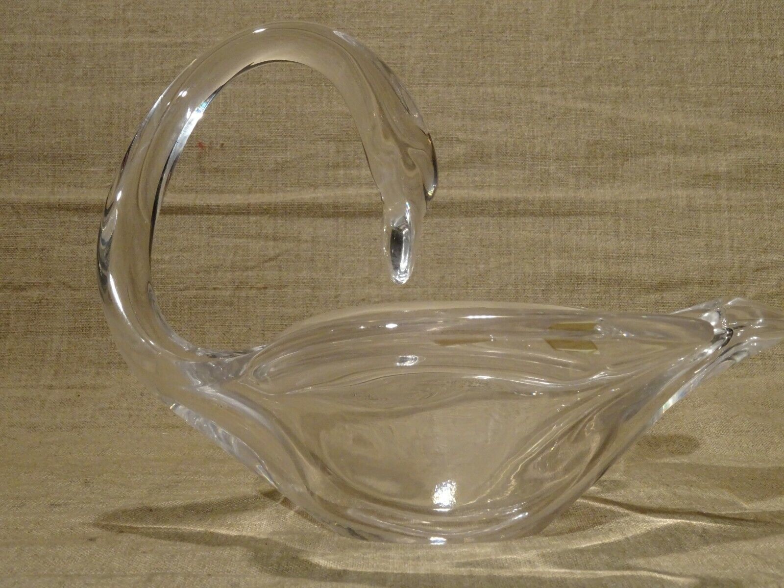 Empty crystal cut pocket swan valves