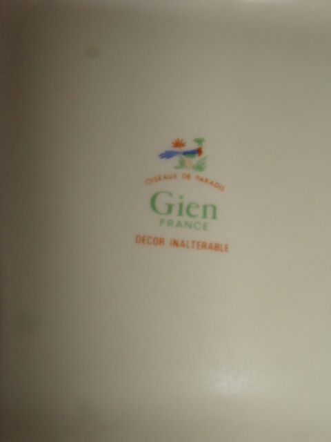 square plate in earthenware from "Gien" from the 1970s