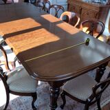 Superb Victorian mahogany extending table with 12 chairs – Late 19th century
