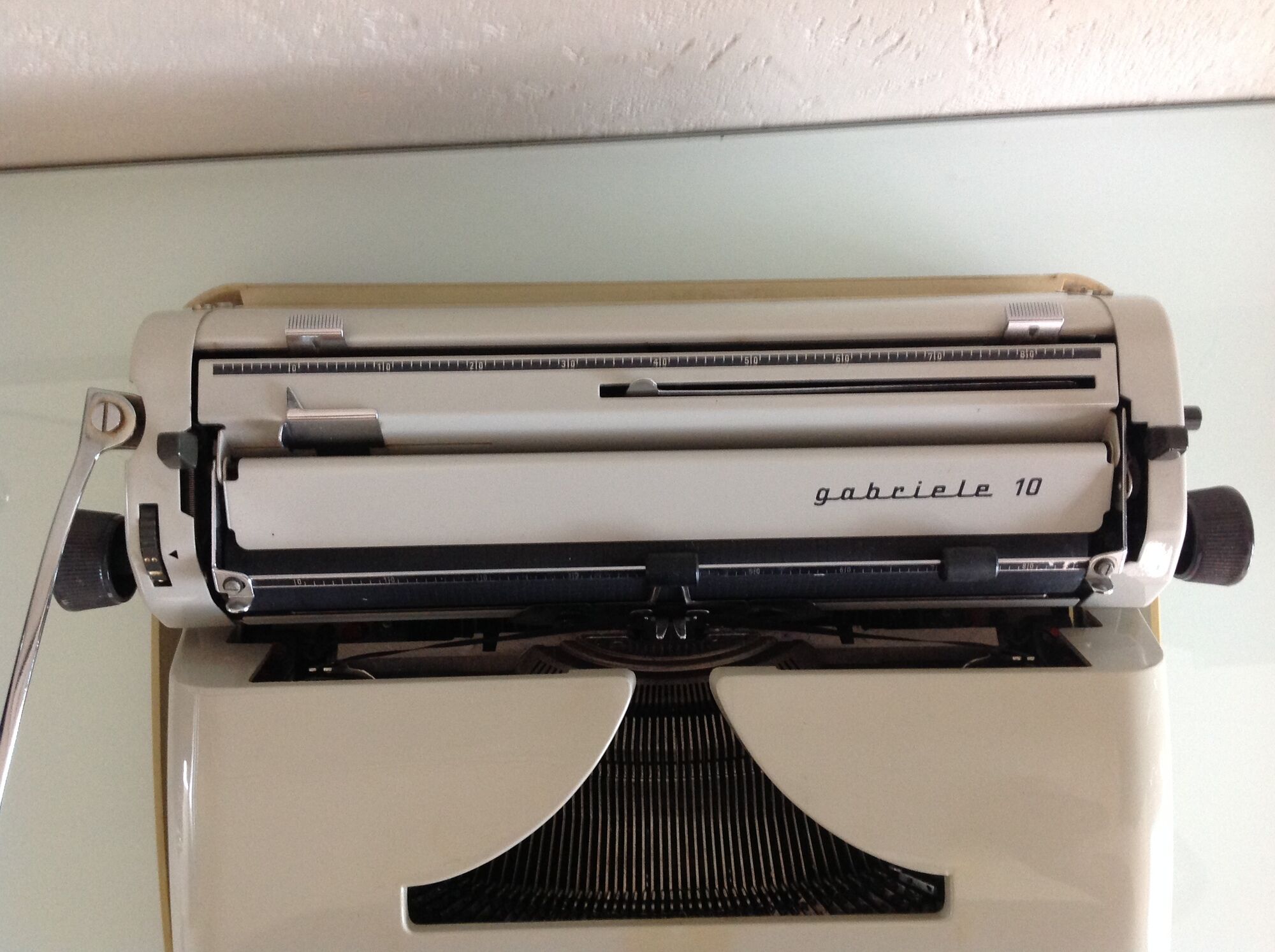 Triumph Gabriele 10 typewriting 1970