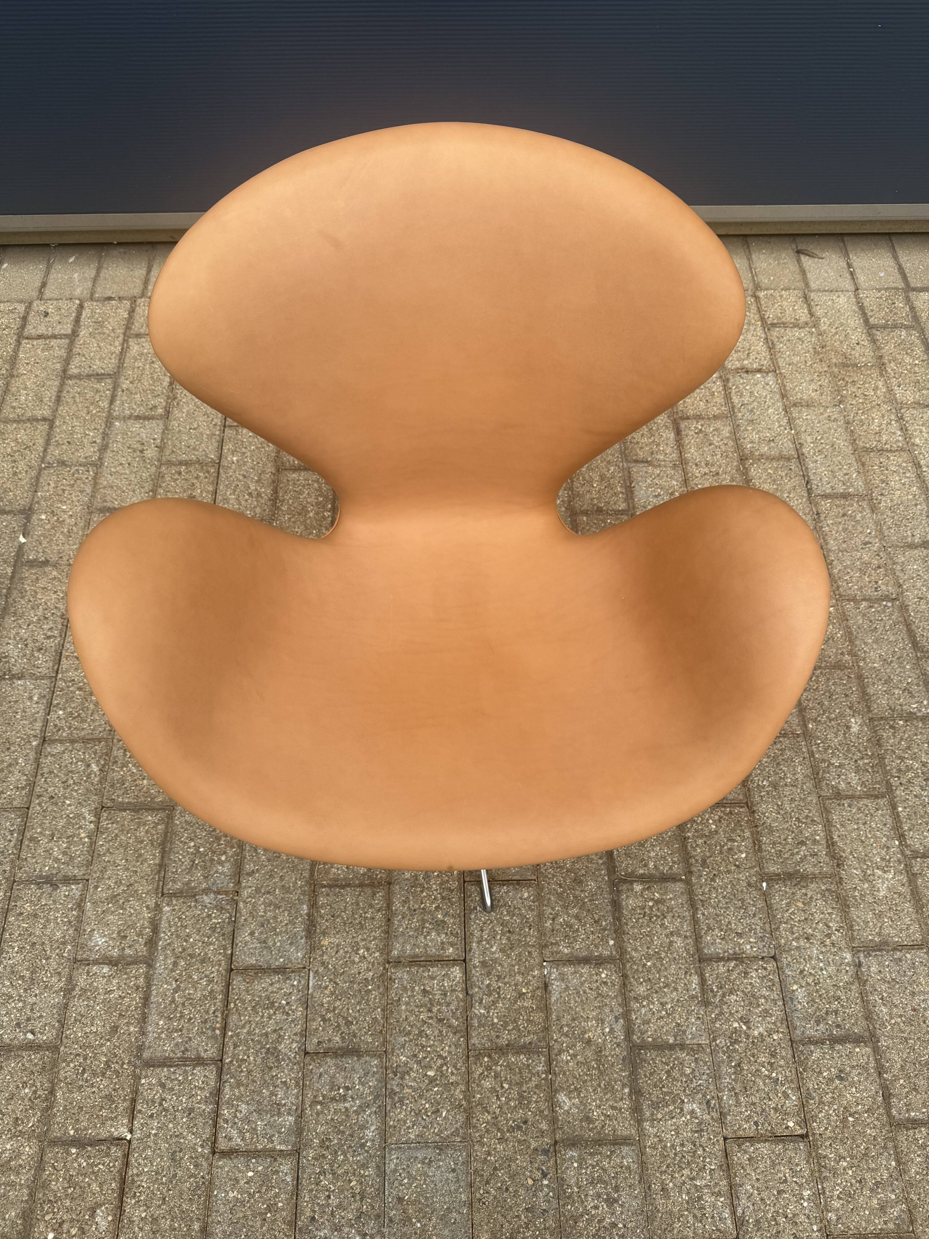 Fritz Hansen Swan Chair 05-‘67 Cognac Camel leather AS NEW
