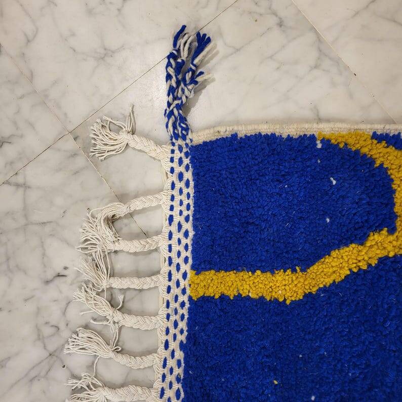 Handmade traditional pure wool rug 2/3 m