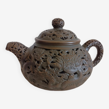 Chinese teapot in black clay from Yixing