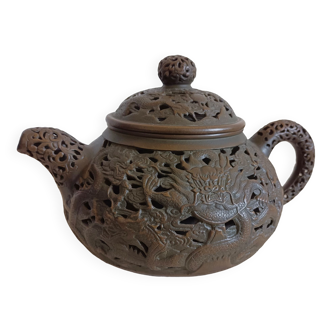 Chinese teapot in black clay from Yixing