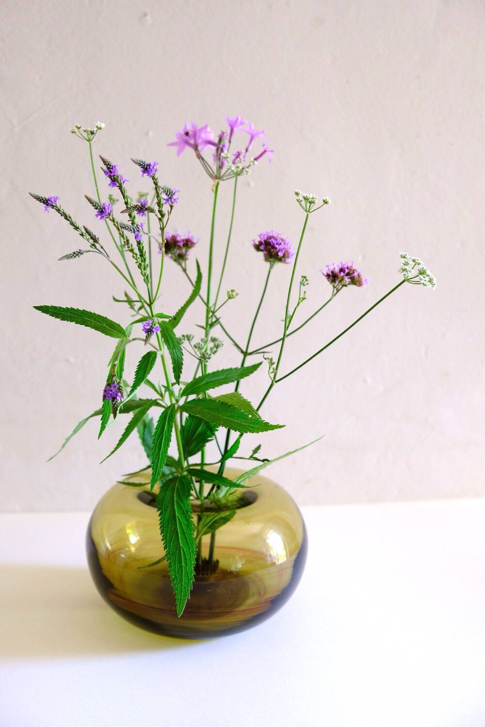 Blown glass ball vase by Claude Morin, Dieulefit France 1979