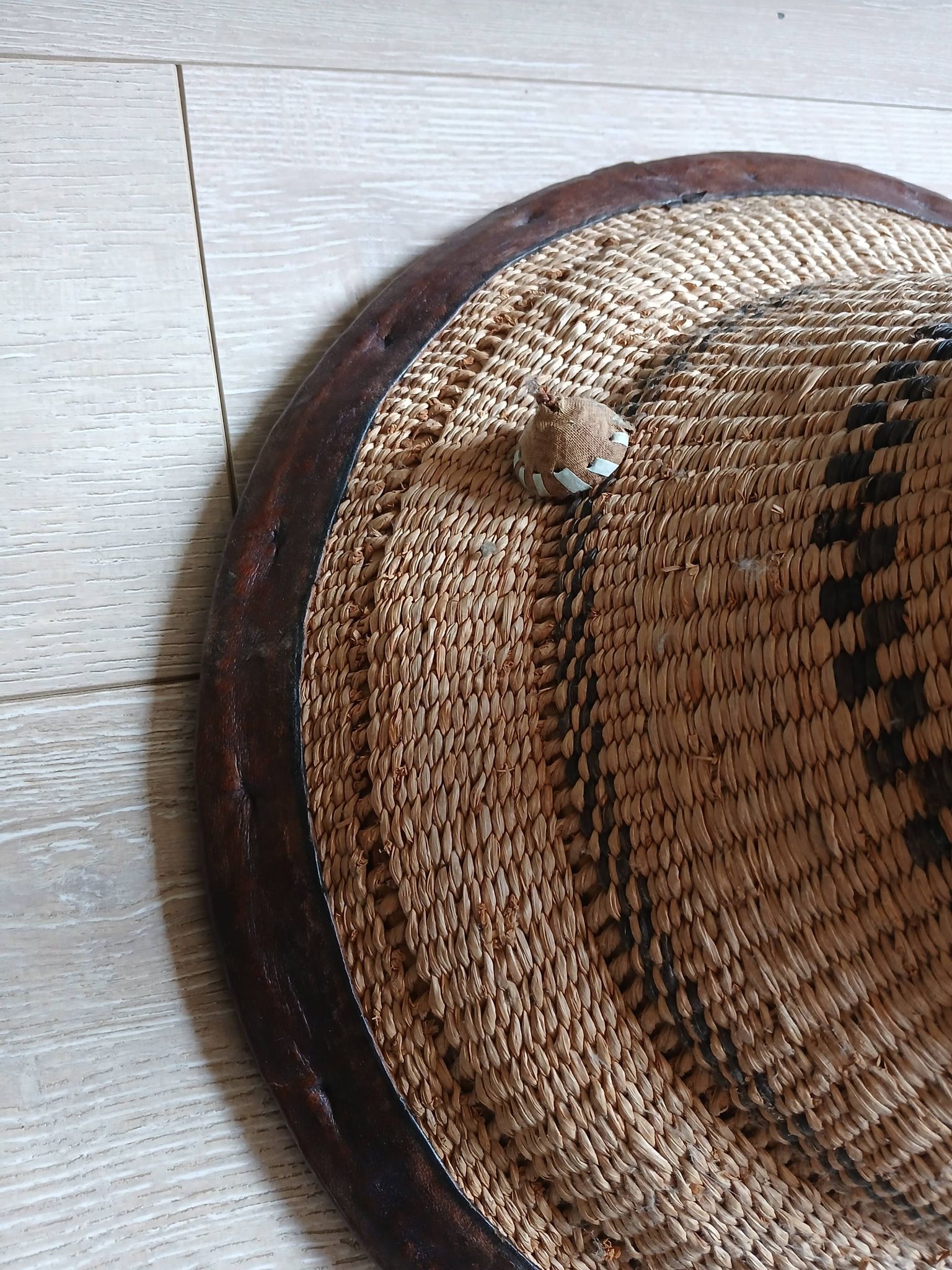 Chapeau africain ancien artisanal