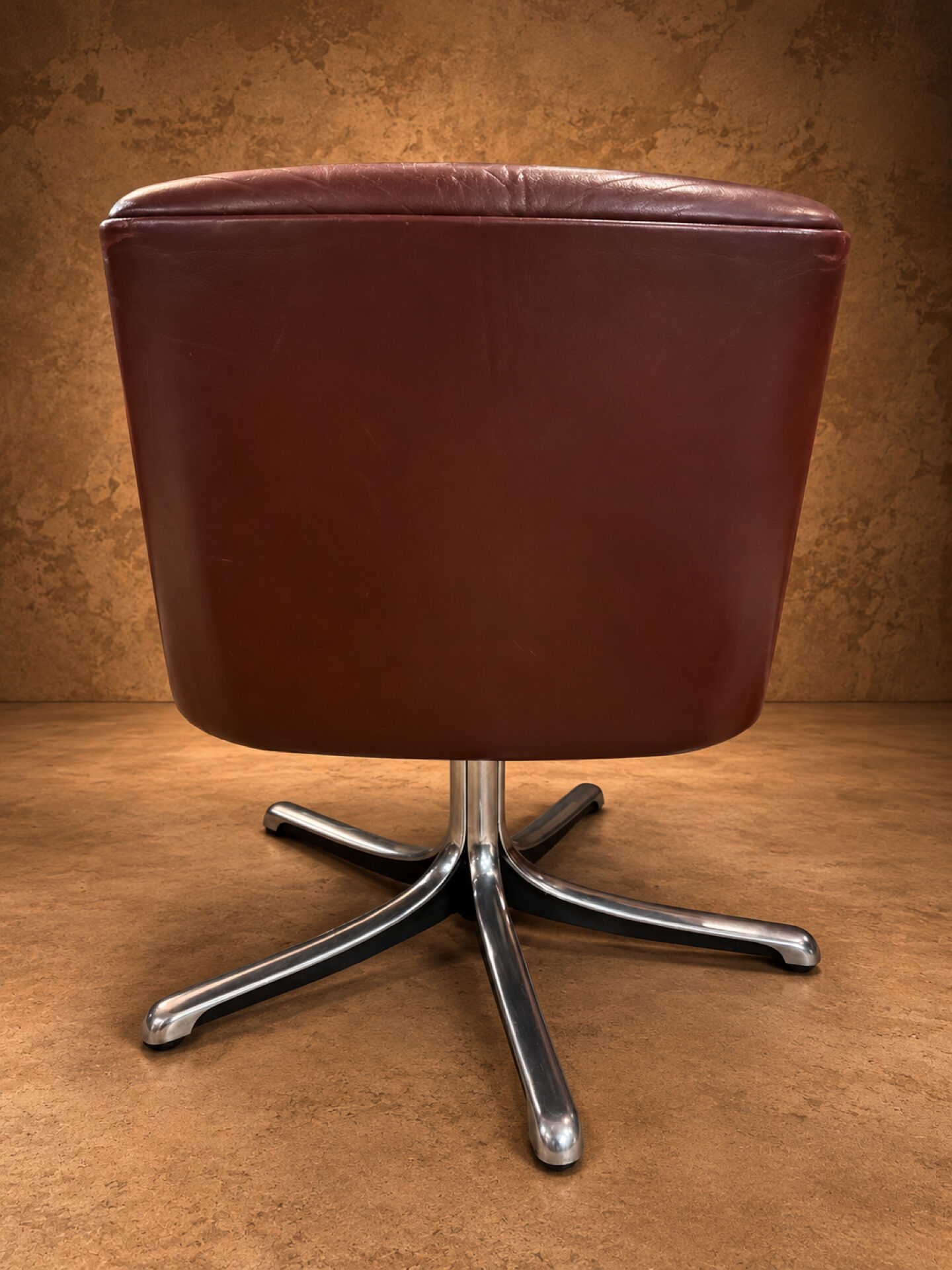 Leather armchair P128 Osvaldo Bordani