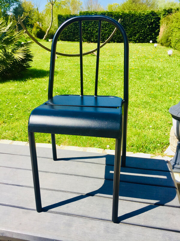 Chaise industrielle en métal