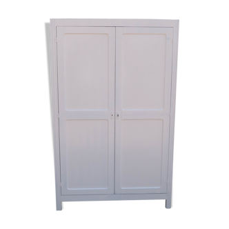Armoire parisienne