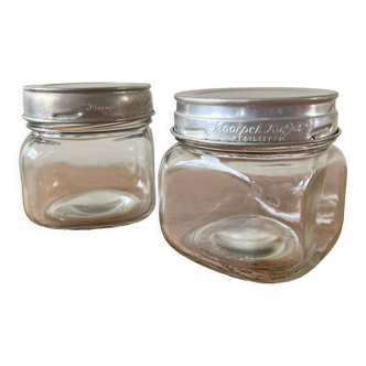 Set of 2 antique jars with aluminum lids