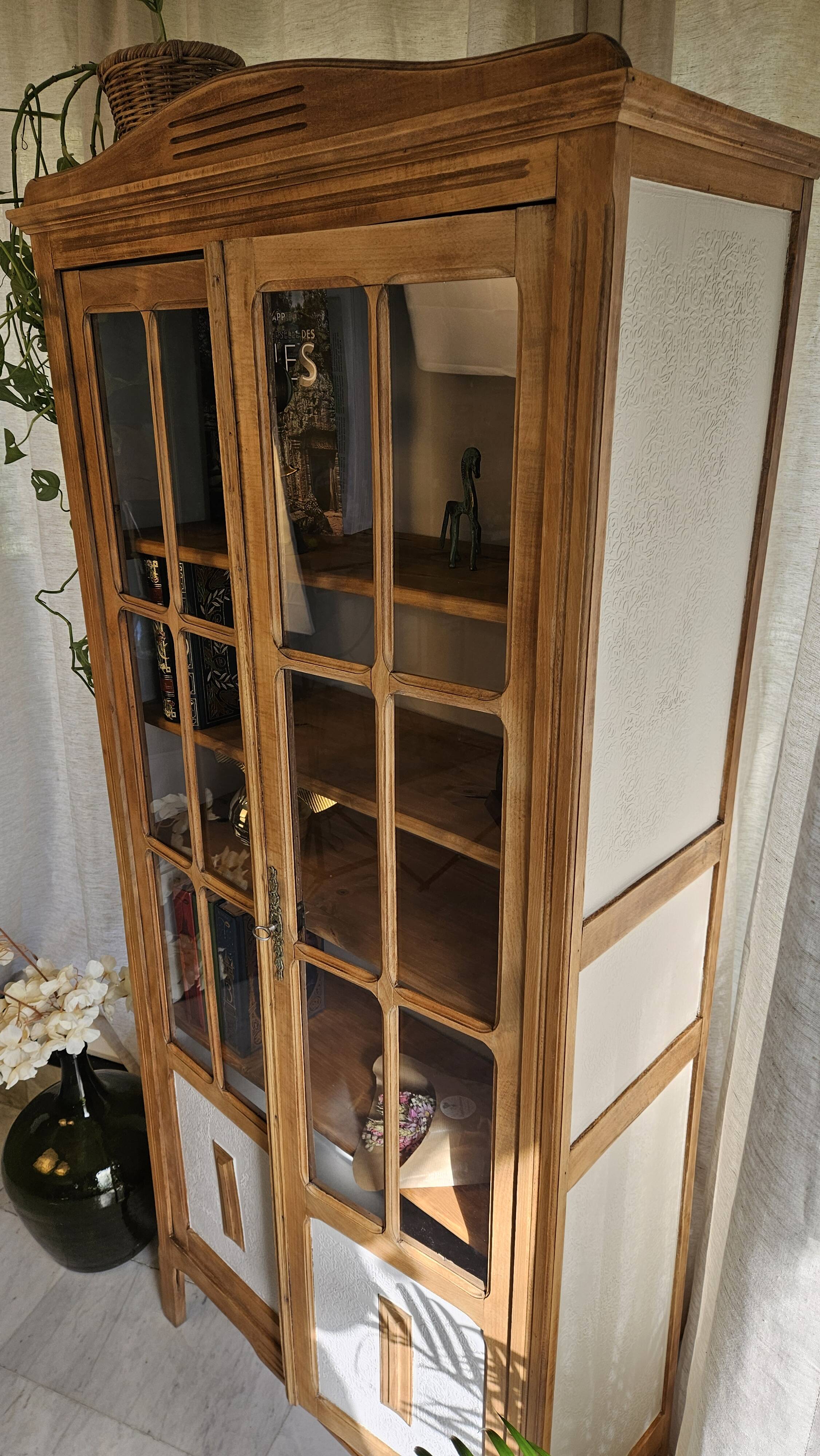 Art Deco display cabinet