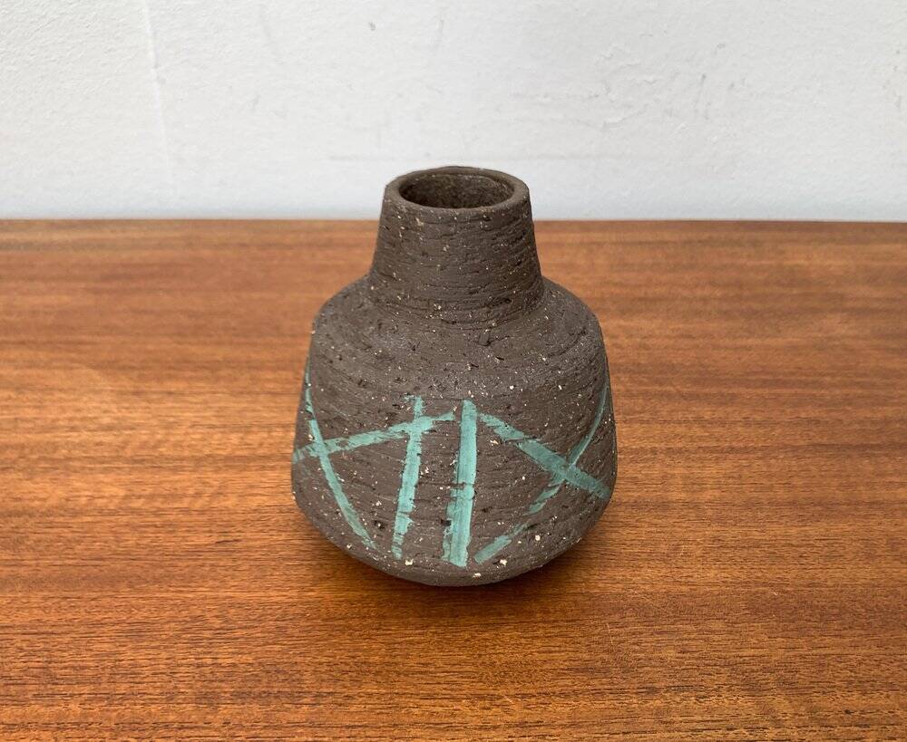 Brutalist German vase carafe from the mid-century by Cläre Zange and Karl Heinz Löffler for Krösselbach Keramik, 1960s.