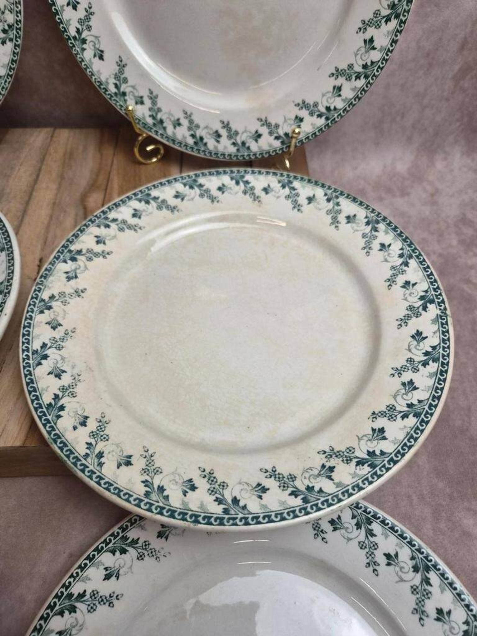 Set of 6 flat plates, Gien Montigny ironstone – old green decoration.
