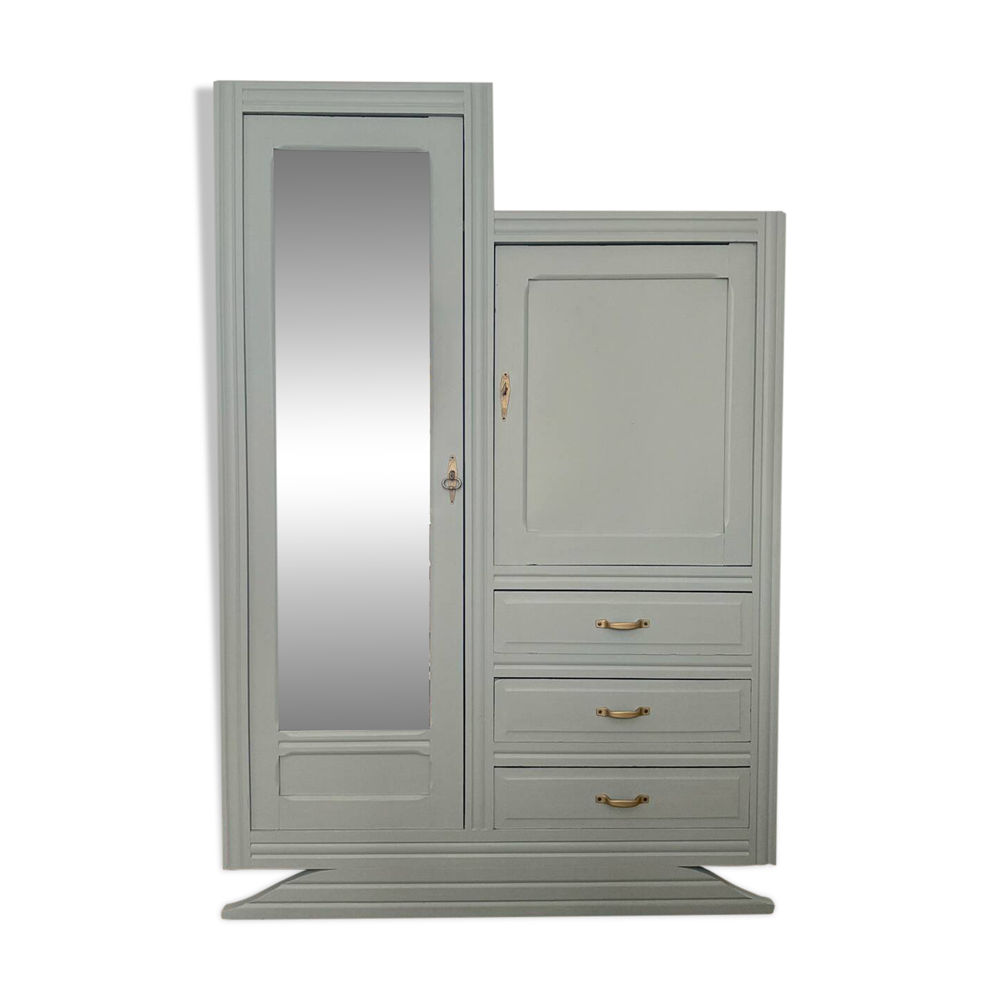 Art Deco wardrobe / closet from the 1930s/1940s.