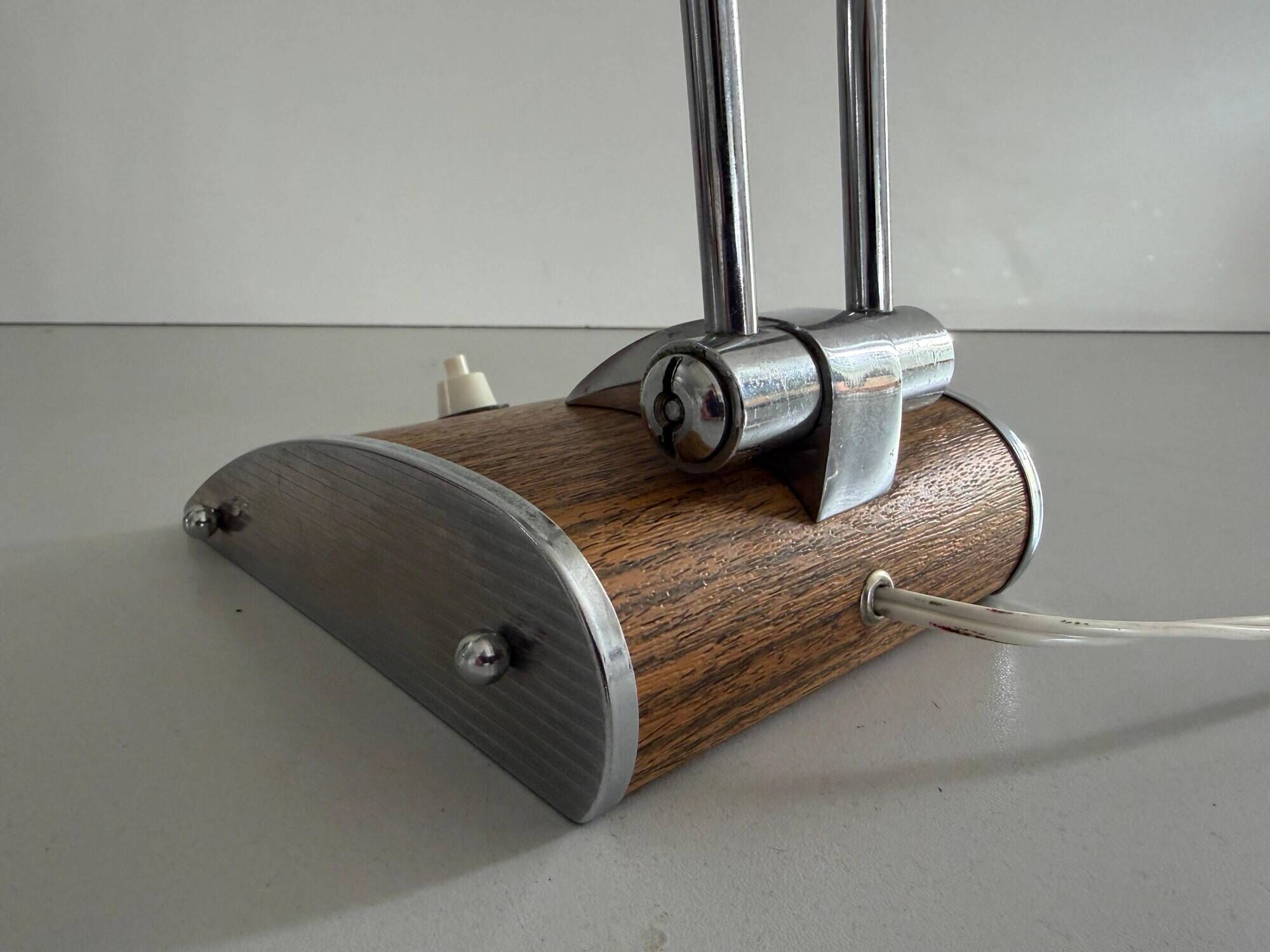 Large metal desk lamp with Wood Design texture by Eileen Gray, 1950s, France.