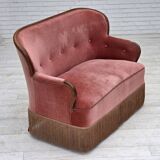 Canapé danois 2 places des années 1930, velours d'ameublement rose saumon, bois de frêne.