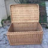 Wicker trunk